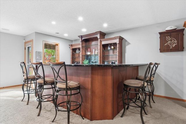 602 Woodland Drive, Mahtomedi, MN 55115