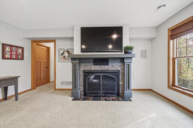 602 Woodland Drive, Mahtomedi, MN 55115