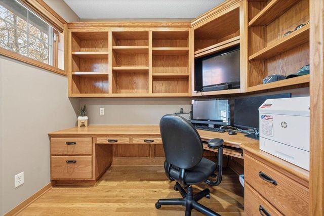 602 Woodland Drive, Mahtomedi, MN 55115