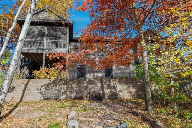 602 Woodland Drive, Mahtomedi, MN 55115