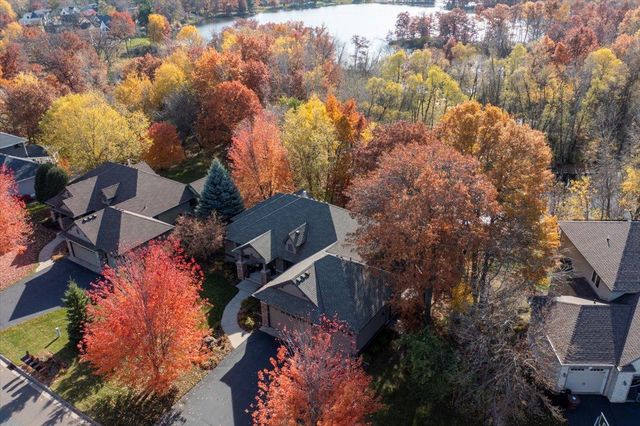 602 Woodland Drive, Mahtomedi, MN 55115