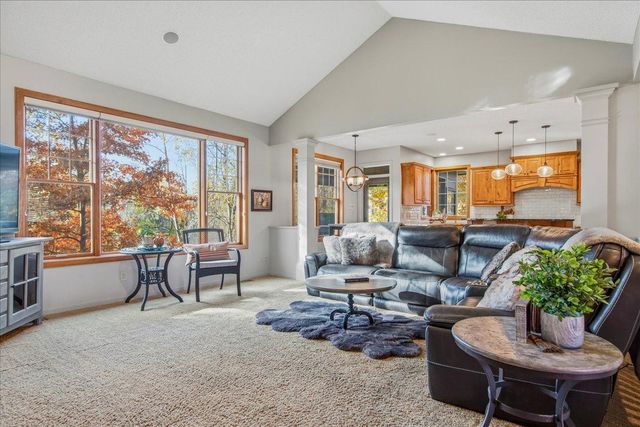 602 Woodland Drive, Mahtomedi, MN 55115