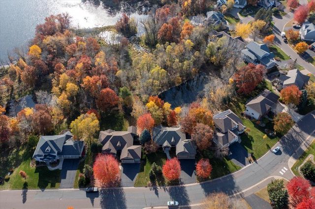 602 Woodland Drive, Mahtomedi, MN 55115