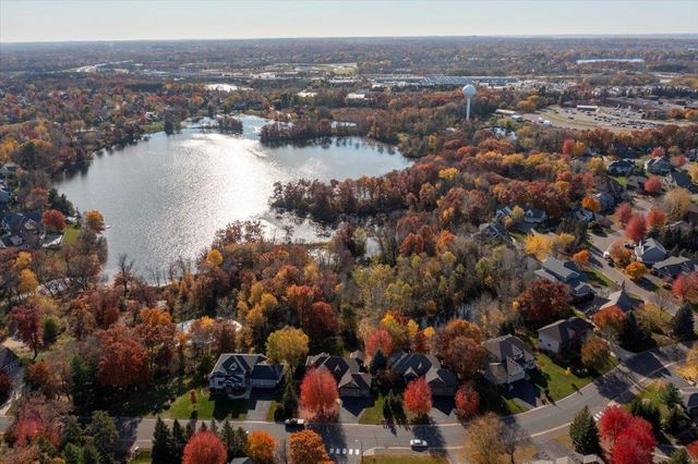 602 Woodland Drive, Mahtomedi, MN 55115