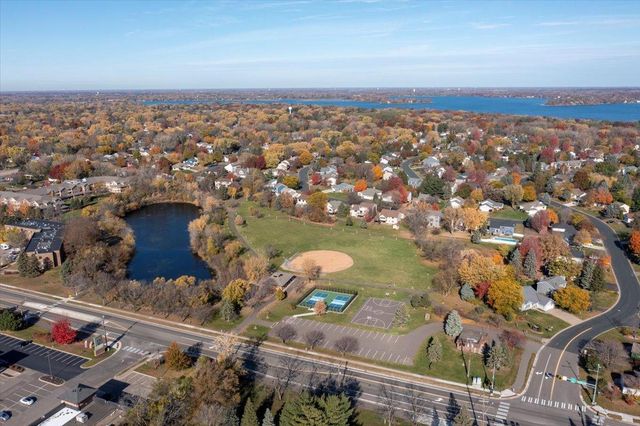 602 Woodland Drive, Mahtomedi, MN 55115