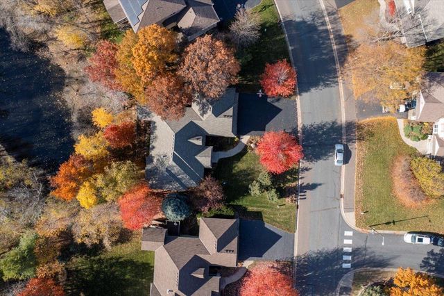 602 Woodland Drive, Mahtomedi, MN 55115