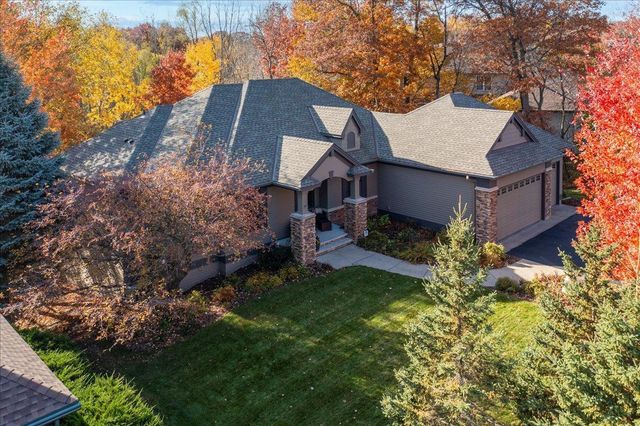 602 Woodland Drive, Mahtomedi, MN 55115