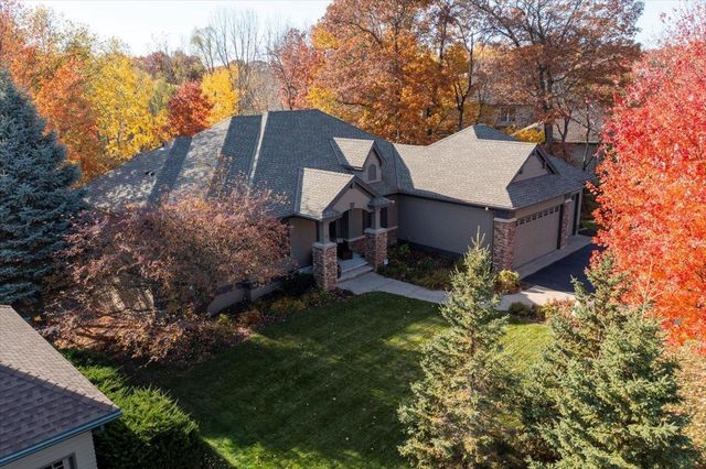 602 Woodland Drive, Mahtomedi, MN 55115