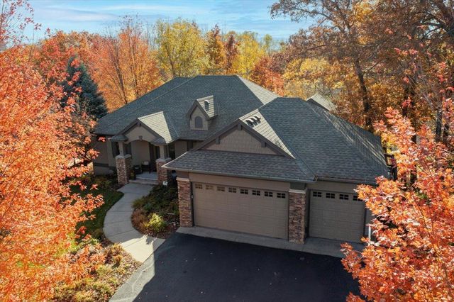 602 Woodland Drive, Mahtomedi, MN 55115