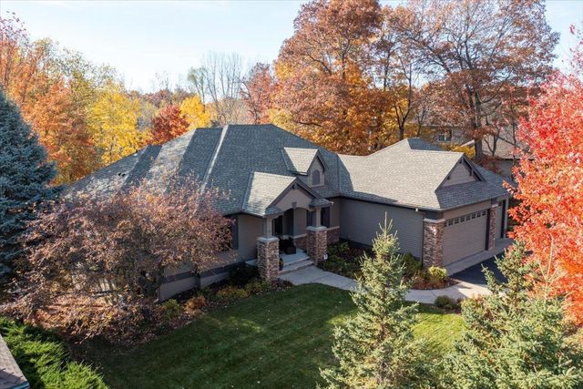 602 Woodland Drive, Mahtomedi, MN 55115