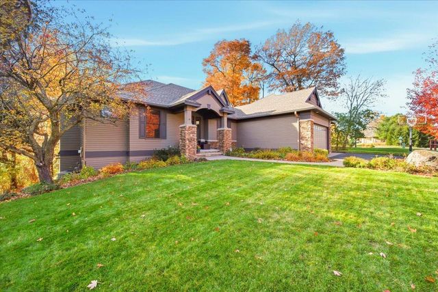 602 Woodland Drive, Mahtomedi, MN 55115
