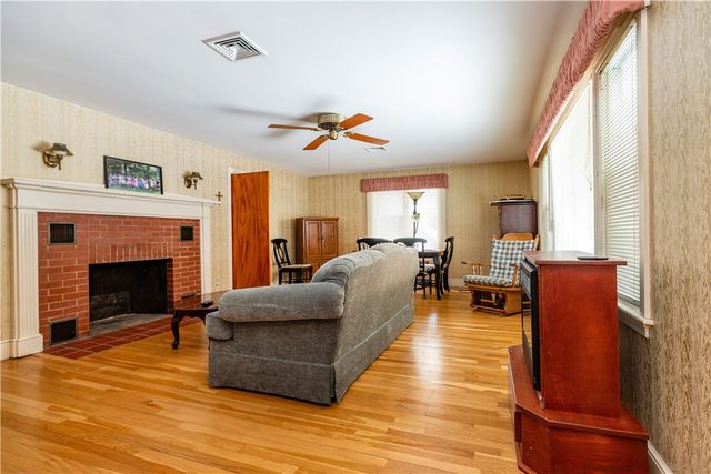 10 Hall Street, West Warwick, RI 02893