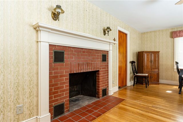 10 Hall Street, West Warwick, RI 02893