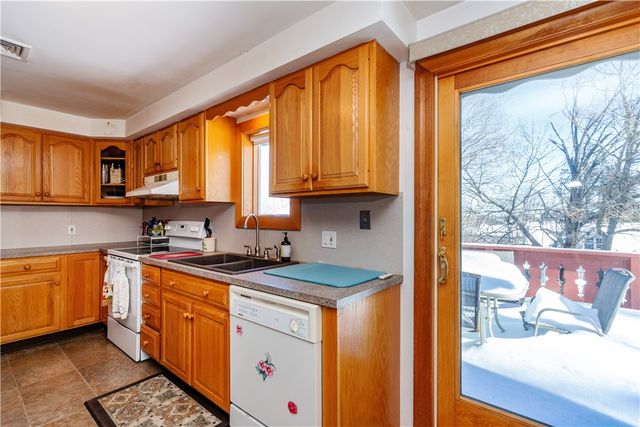 10 Hall Street, West Warwick, RI 02893