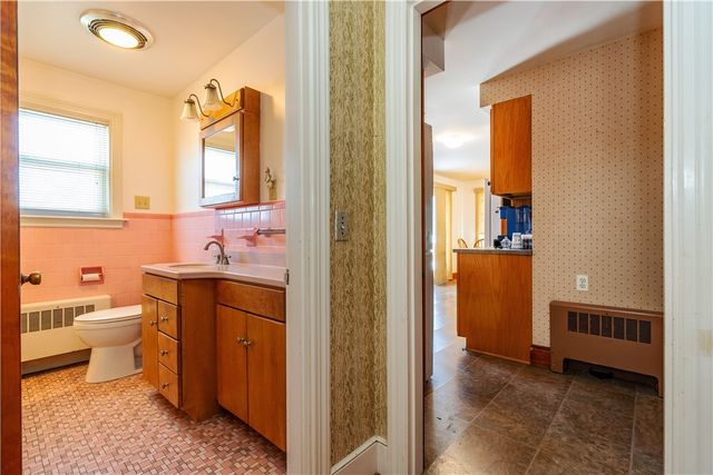 10 Hall Street, West Warwick, RI 02893