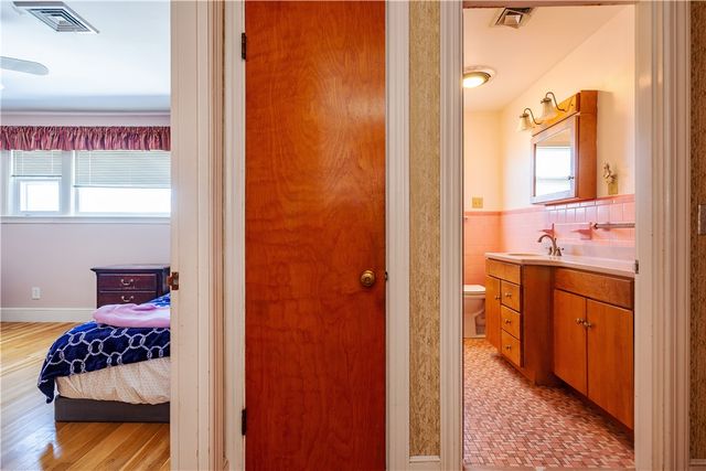 10 Hall Street, West Warwick, RI 02893