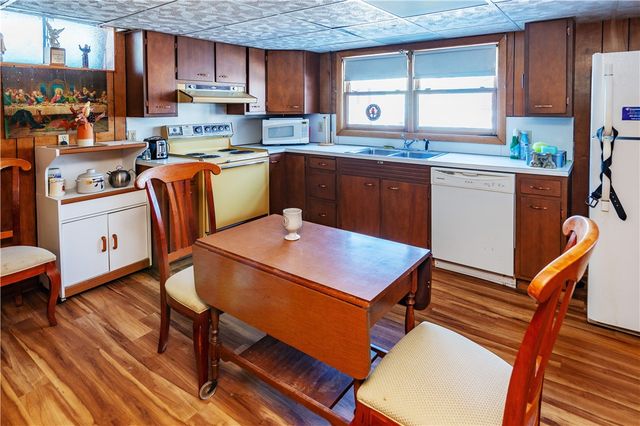 10 Hall Street, West Warwick, RI 02893