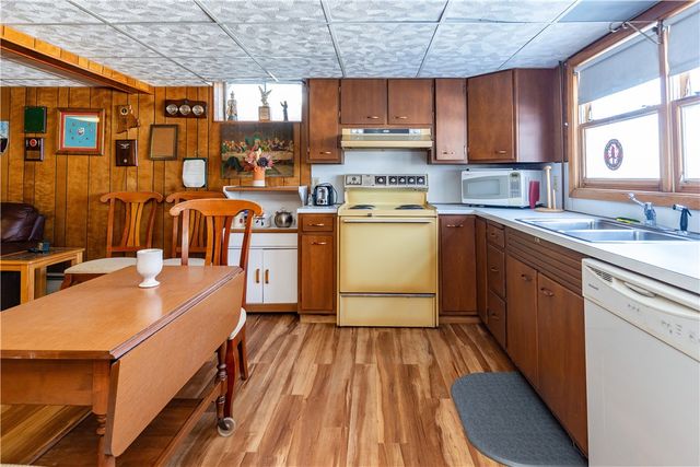 10 Hall Street, West Warwick, RI 02893