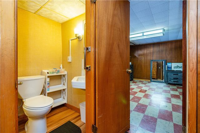 10 Hall Street, West Warwick, RI 02893