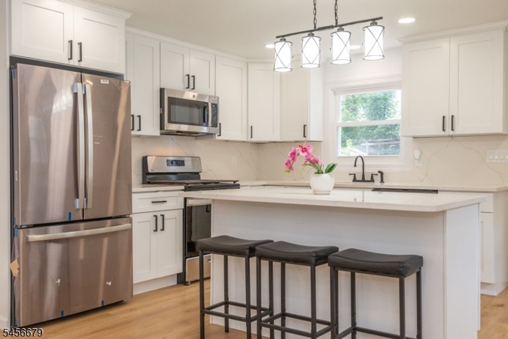 549 Beach St, City Of Orange Twp., NJ 07050 — photo 2