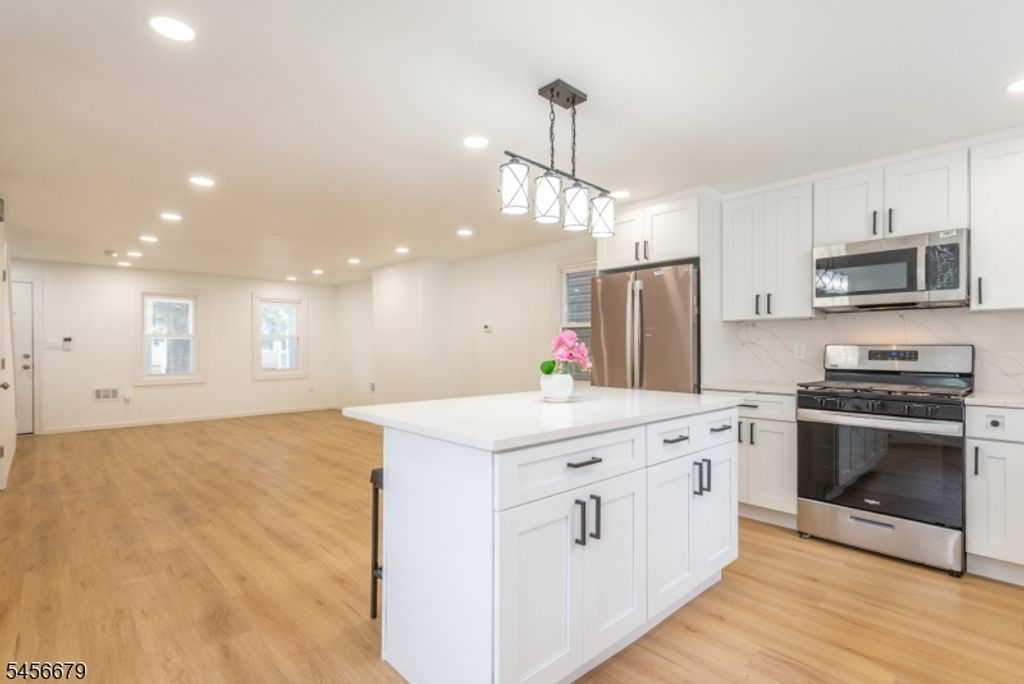 549 Beach St, City Of Orange Twp., NJ 07050 — photo 4