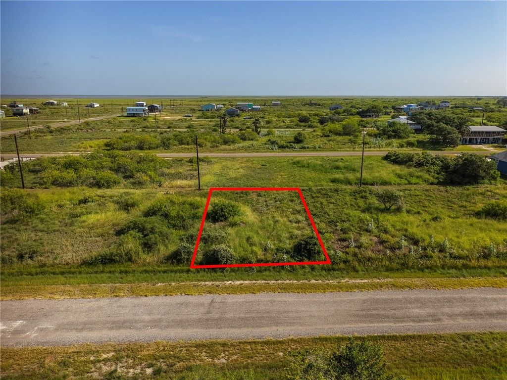 214 W Rustic Oak Lane, Rockport, TX 78382 — exterior