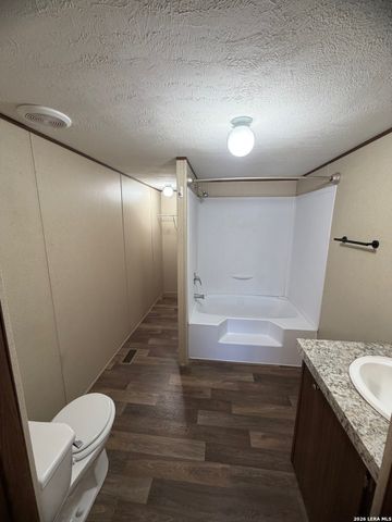 1123 Hedgestone, Canyon Lake, TX 78133