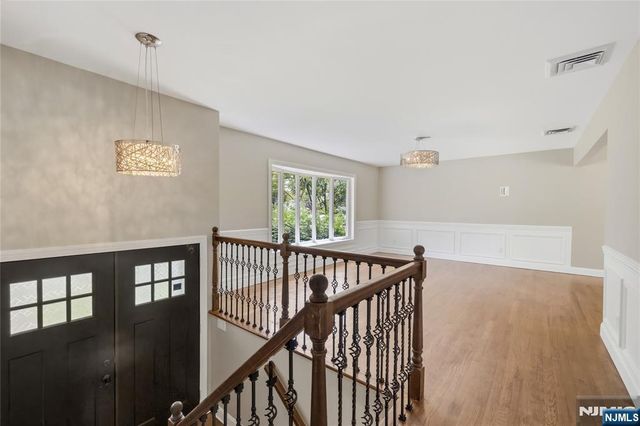 377 Chelsea Street, Paramus, NJ 07652