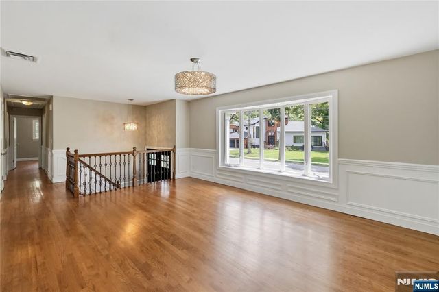 377 Chelsea Street, Paramus, NJ 07652