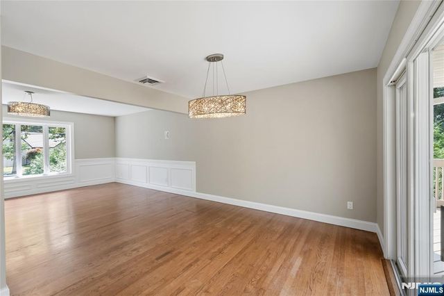 377 Chelsea Street, Paramus, NJ 07652