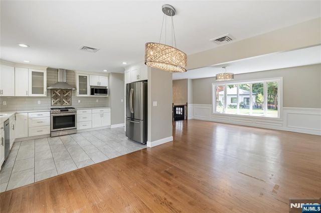 377 Chelsea Street, Paramus, NJ 07652