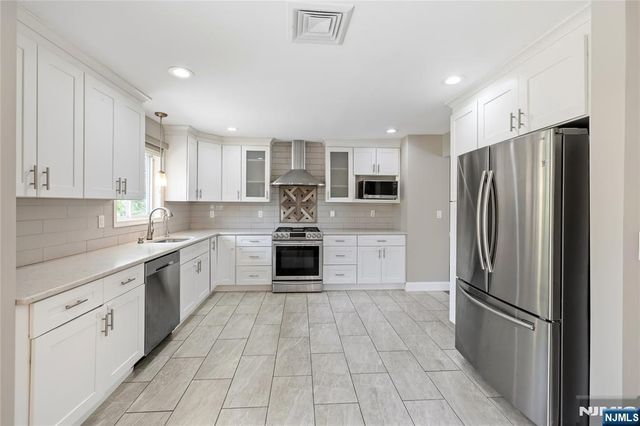 377 Chelsea Street, Paramus, NJ 07652