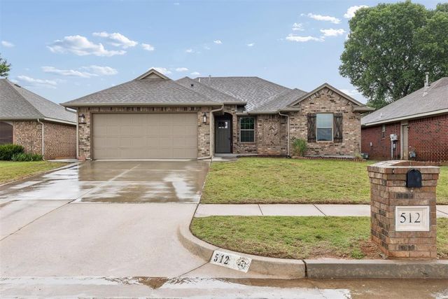 512 S Castle Ridge Lane, Mustang, OK 73064
