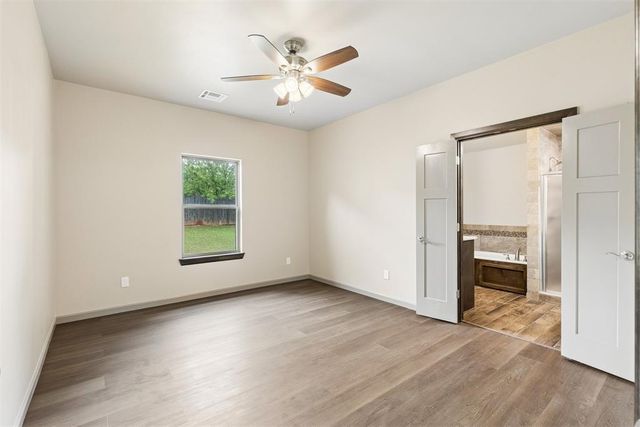 512 S Castle Ridge Lane, Mustang, OK 73064