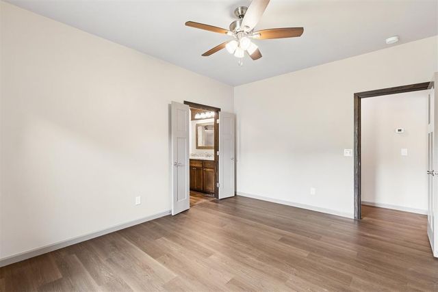 512 S Castle Ridge Lane, Mustang, OK 73064