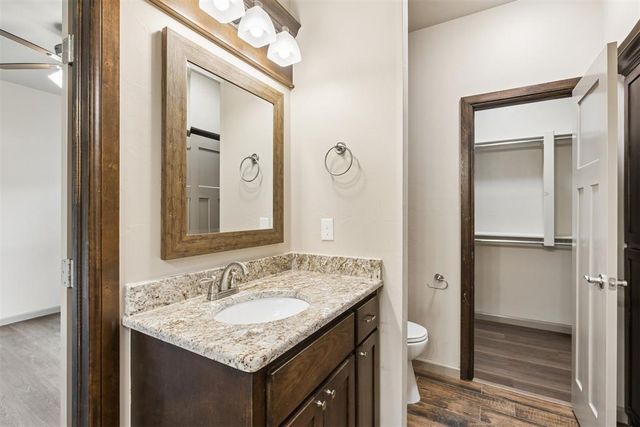 512 S Castle Ridge Lane, Mustang, OK 73064