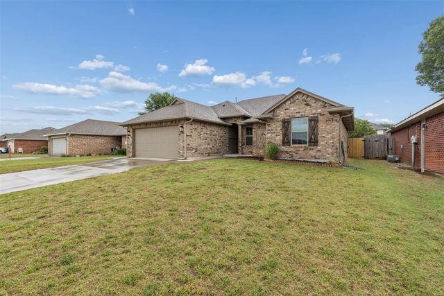 512 S Castle Ridge Lane, Mustang, OK 73064