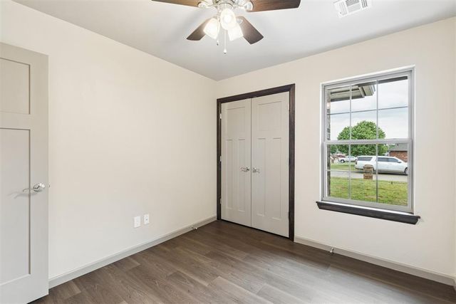 512 S Castle Ridge Lane, Mustang, OK 73064