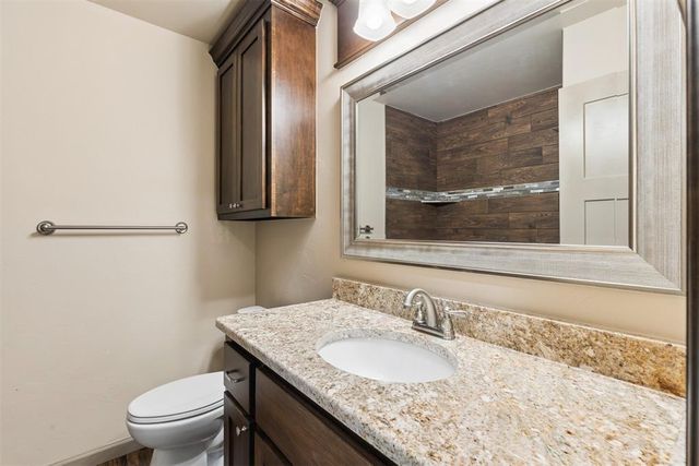 512 S Castle Ridge Lane, Mustang, OK 73064
