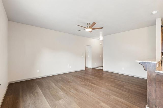 512 S Castle Ridge Lane, Mustang, OK 73064