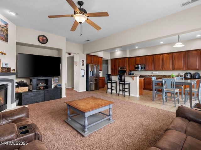 8720 Spearhead Way, Reno, NV 89506