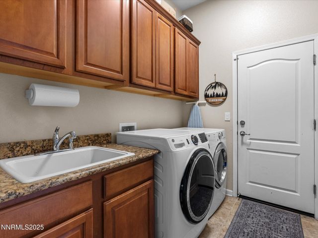 8720 Spearhead Way, Reno, NV 89506