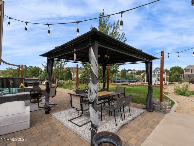 8720 Spearhead Way, Reno, NV 89506