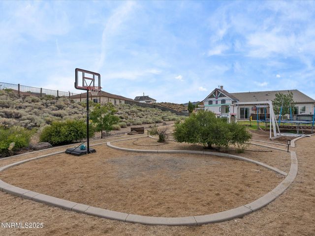 8720 Spearhead Way, Reno, NV 89506