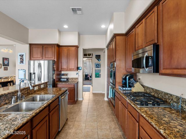 8720 Spearhead Way, Reno, NV 89506