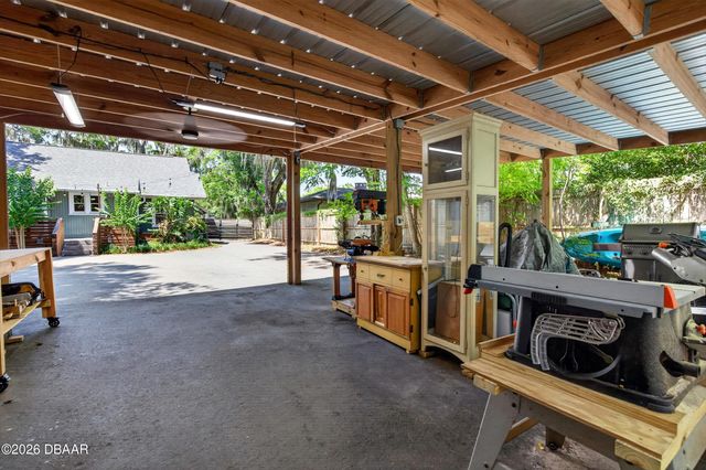 1160 W Rich Avenue, Deland, FL 32720