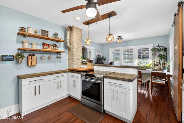 1160 W Rich Avenue, Deland, FL 32720