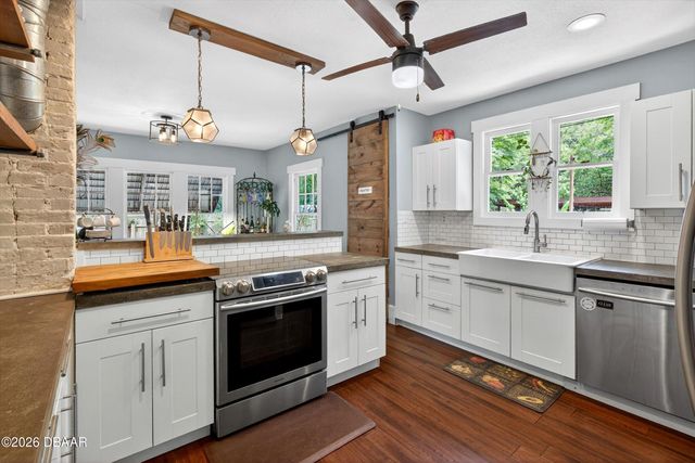 1160 W Rich Avenue, Deland, FL 32720