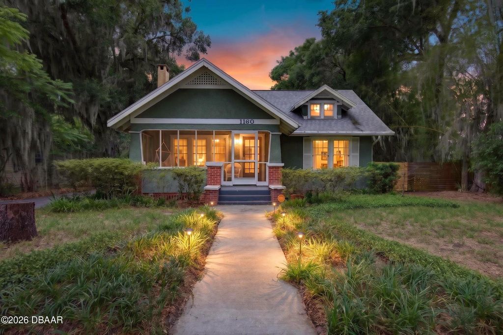 1160 W Rich Avenue, Deland, FL 32720