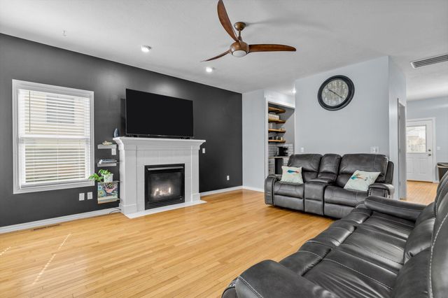 702 East St Charles Street, Ozark, MO 65721